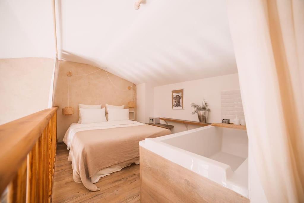 Holiday home Bastide Des Moulins
